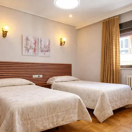 Hotel Castellano I *